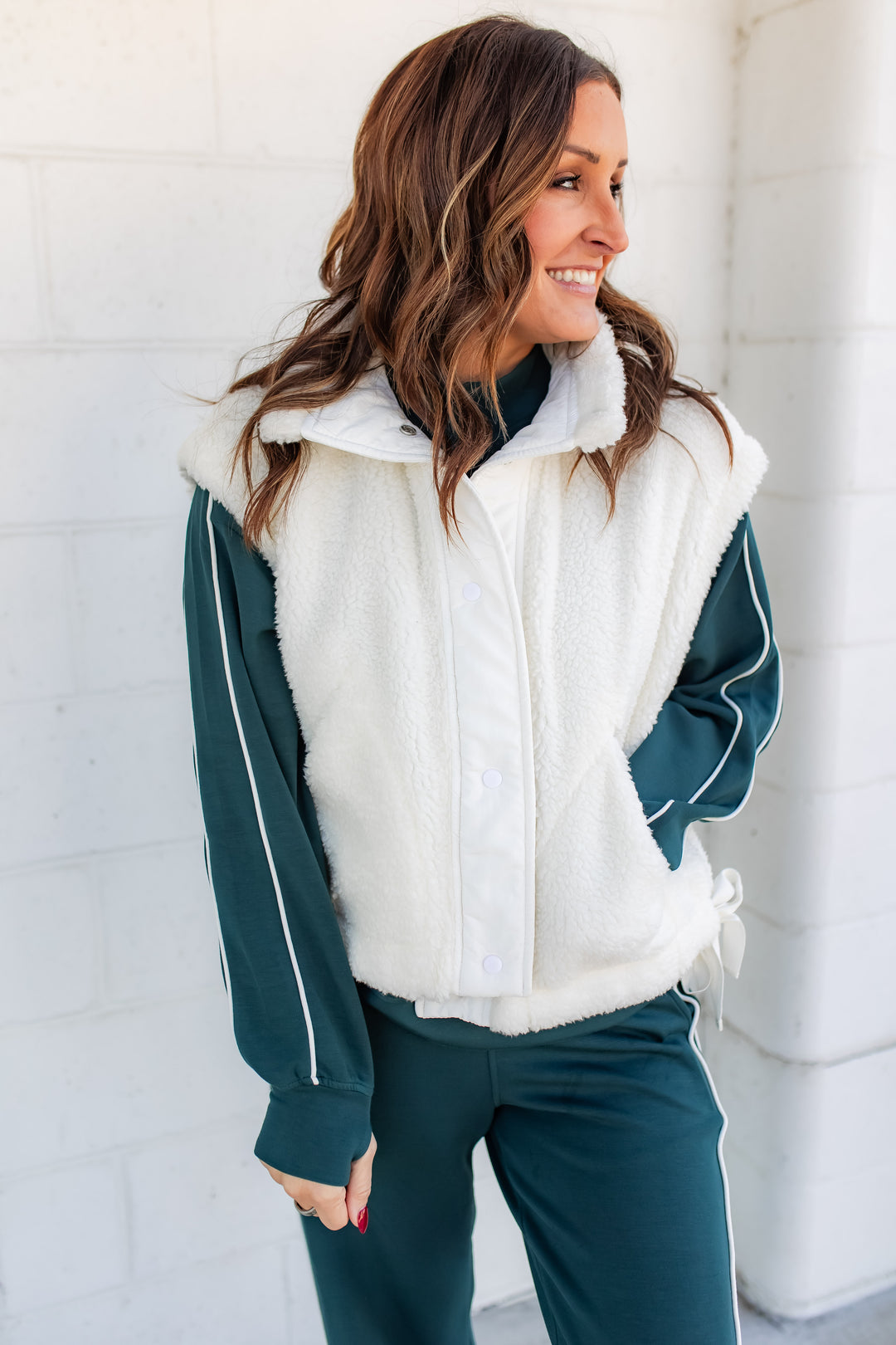 The Snowfall Sherpa Vest - White