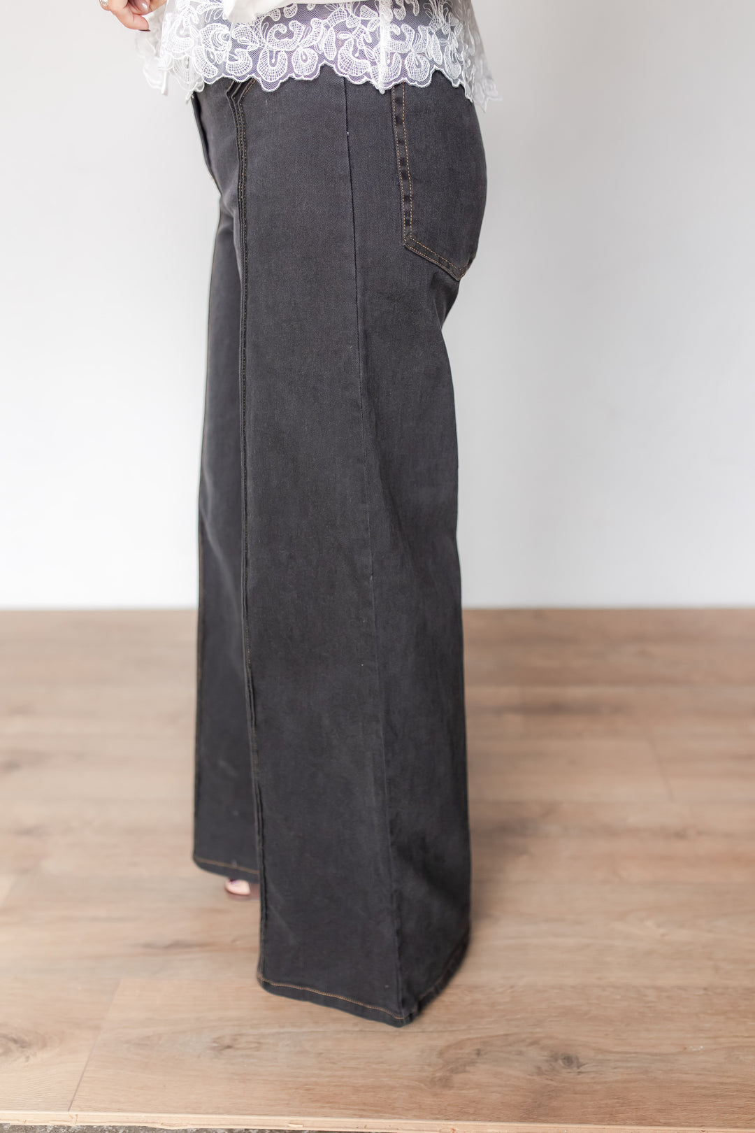 The Make No Mistake Pants - One Eleven Olive Boutique