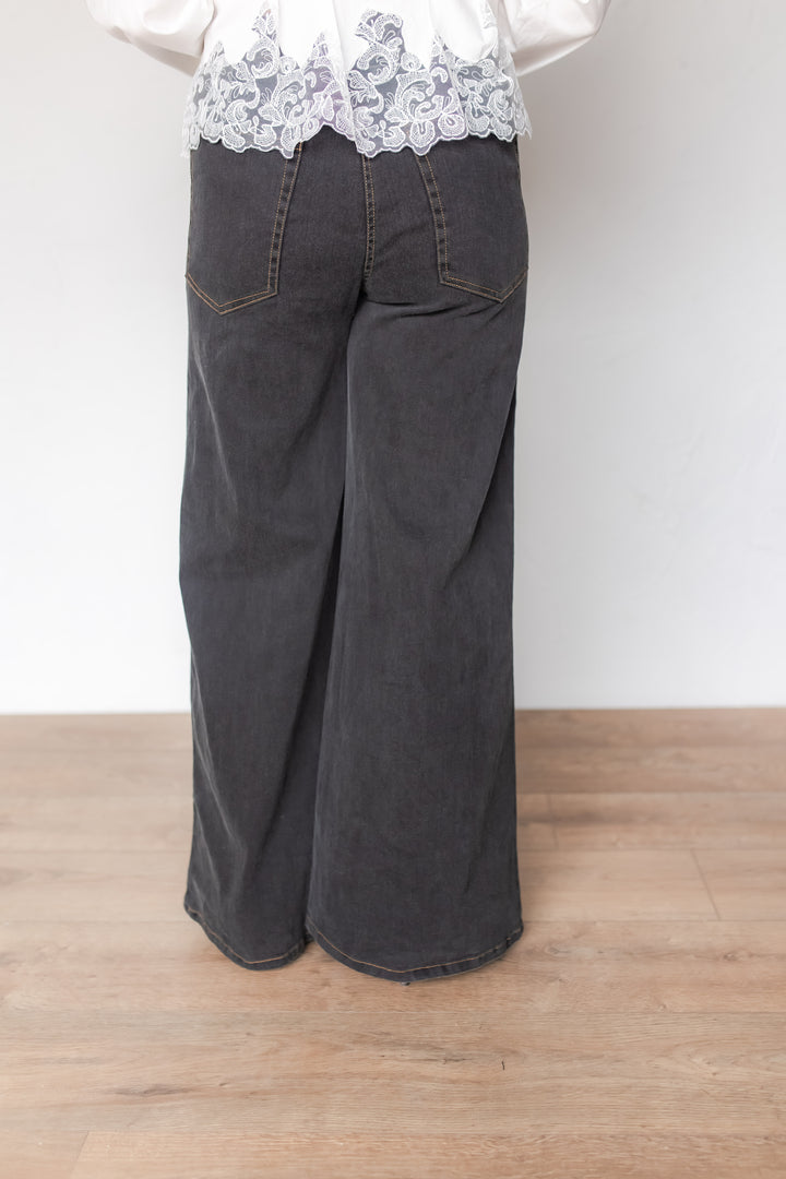 The Make No Mistake Pants - One Eleven Olive Boutique