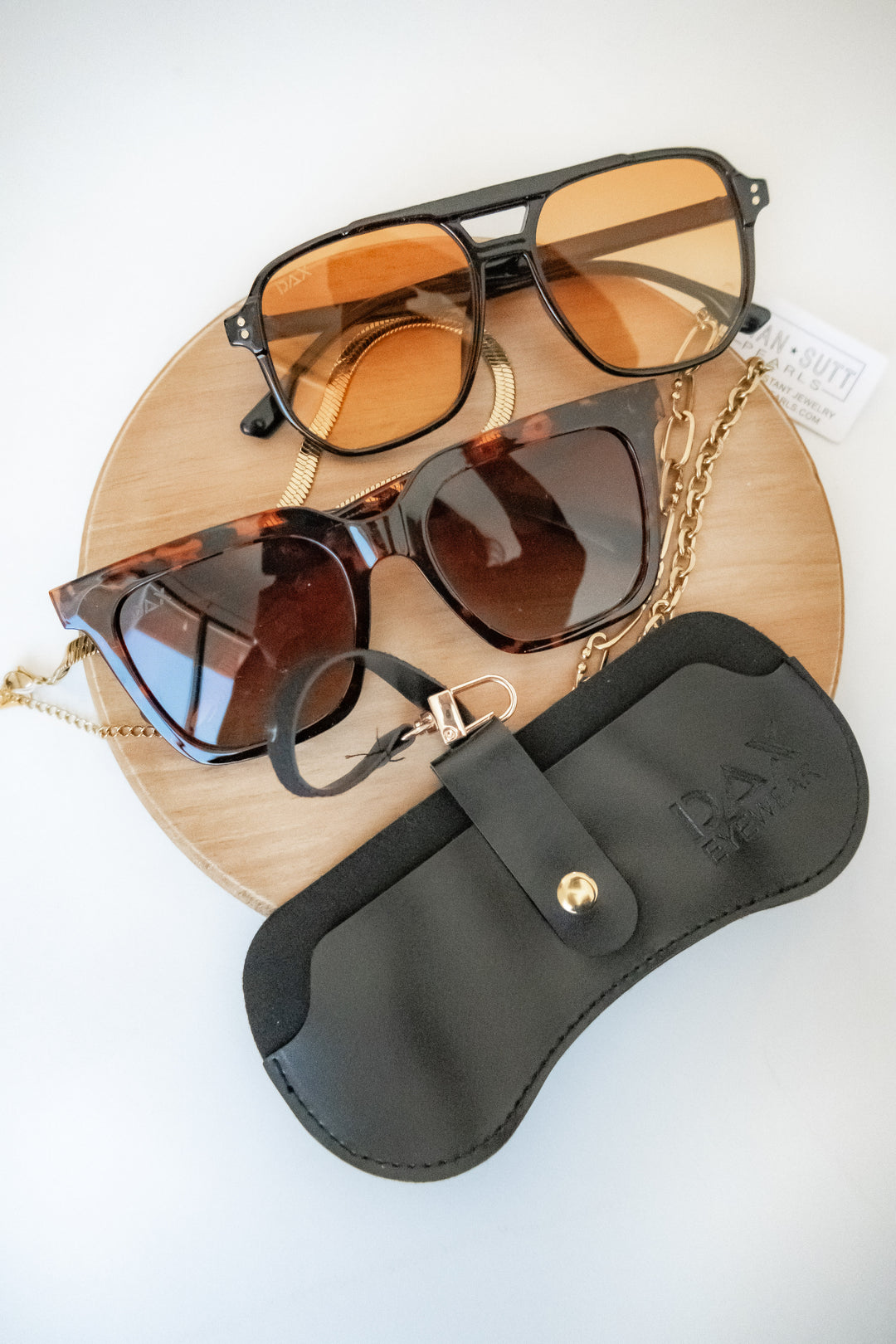 The Clip and Go Clutch - Black