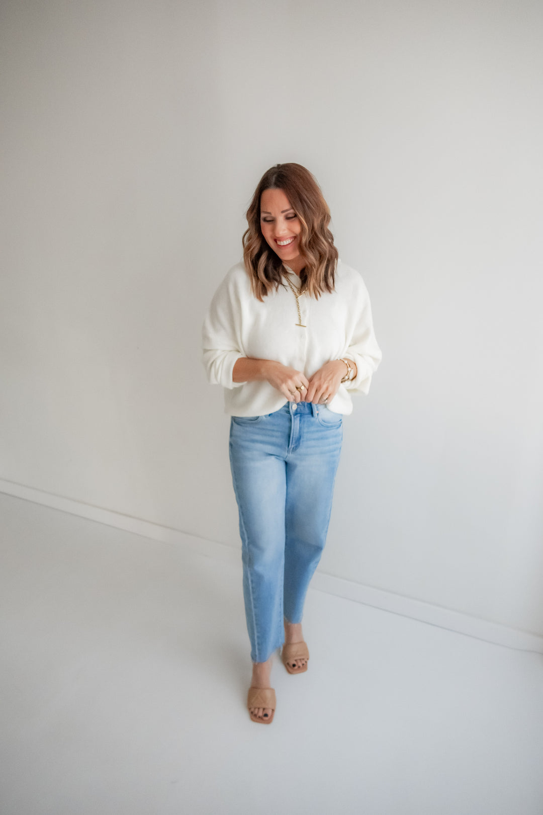 The Fallon Light Wash Barrel Jeans - One Eleven Olive Boutique