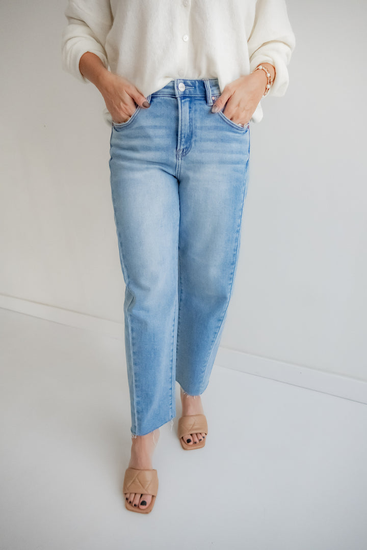 The Fallon Light Wash Barrel Jeans - One Eleven Olive Boutique