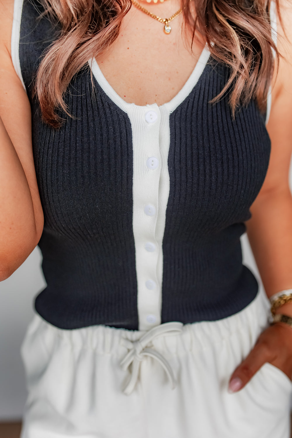 The Harbor Trim Tank - Black - One Eleven Olive Boutique