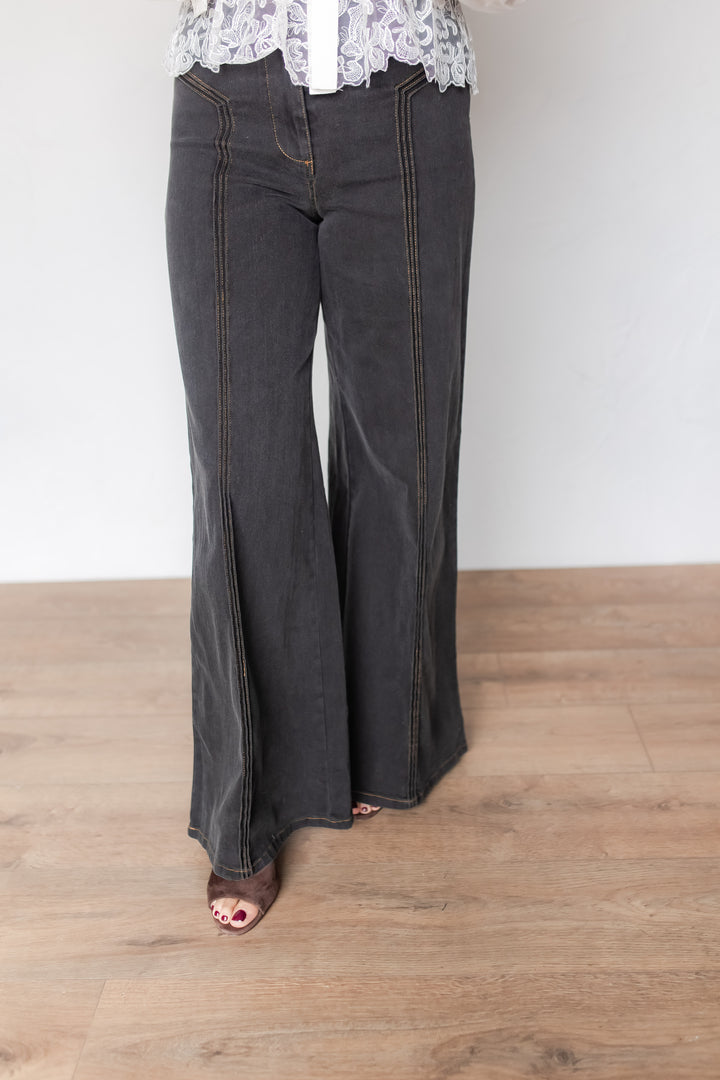 The Make No Mistake Pants - One Eleven Olive Boutique