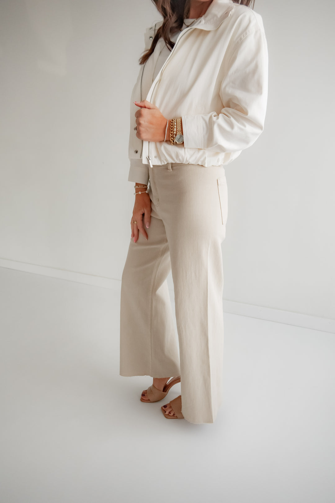 Neutral wide leg pants for everyday outfits
