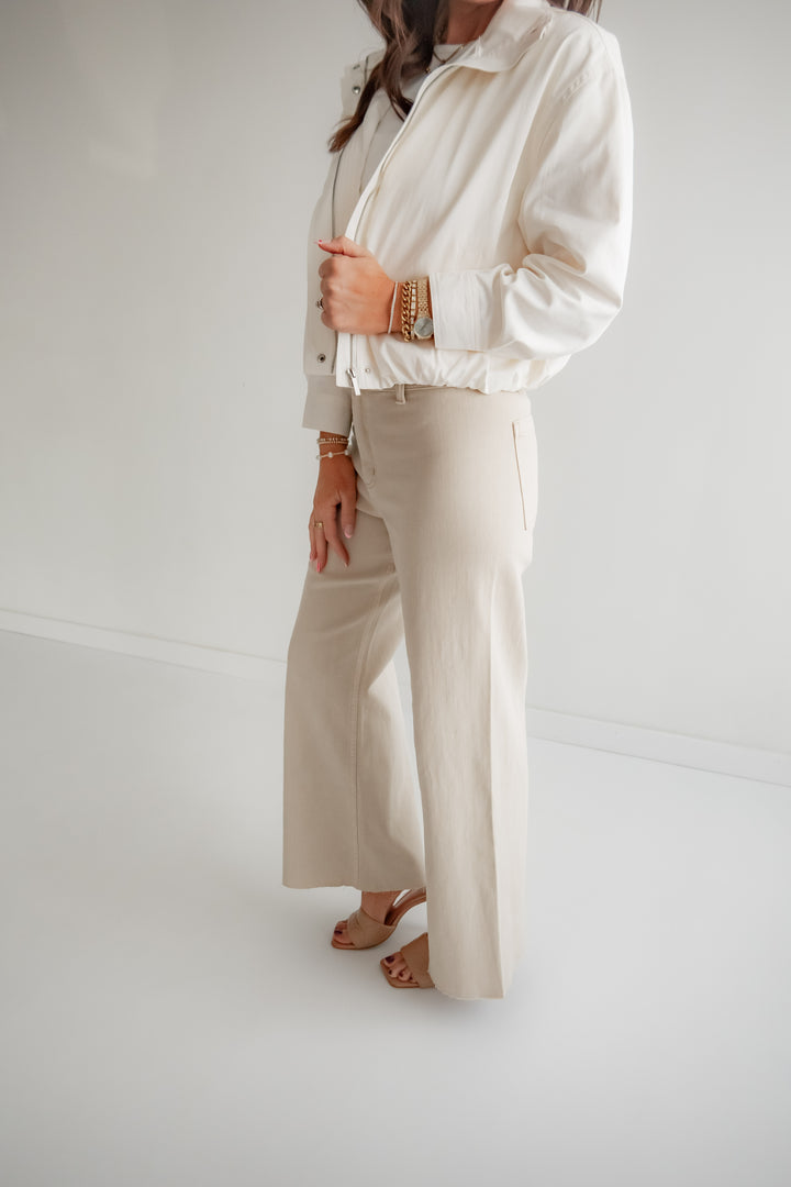 Neutral wide leg pants for everyday outfits