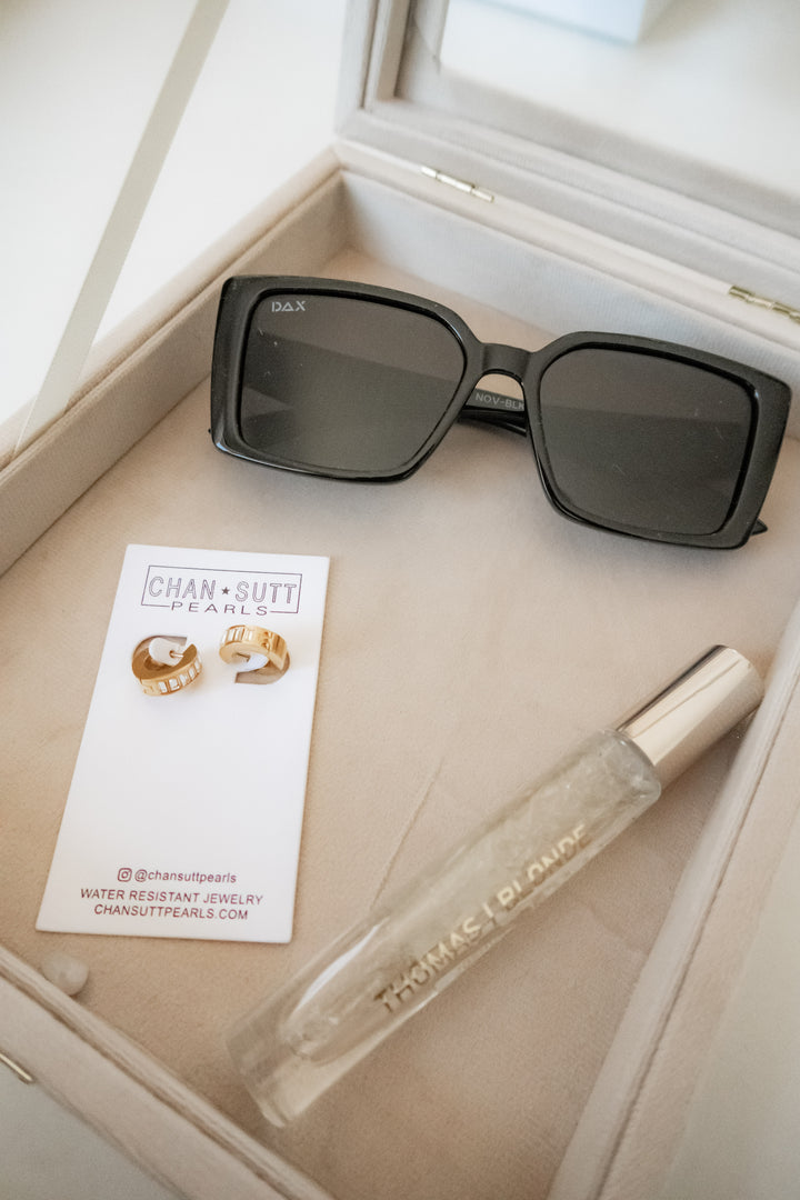 NOVA black sunglasses for women