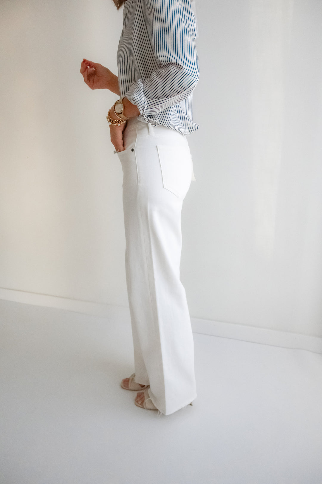 Soft white wide leg denim for spring outfits