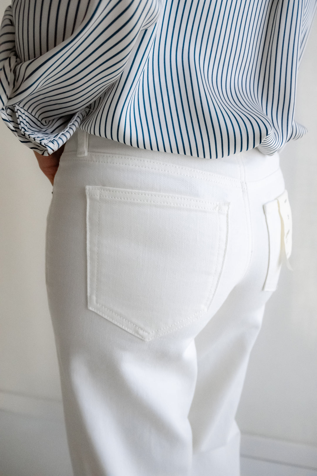 White jeans with 32" inseam. Relaxed fit 